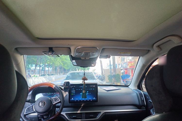 Used BYD Tang New Energy 2019 DM 2.0T All-Wheel Drive Smart Connectivity Enjoyment Model 7 Seats China VI Standard Headliner