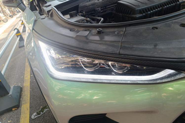 Used BYD Tang New Energy 2019 DM 2.0T All-Wheel Drive Smart Connectivity Enjoyment Model 7 Seats China VI Standard Right Front Headlight