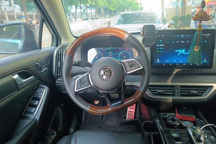 Used BYD Tang New Energy 2019 DM 2.0T All-Wheel Drive Smart Connectivity Enjoyment Model 7 Seats China VI Standard Steering Wheel