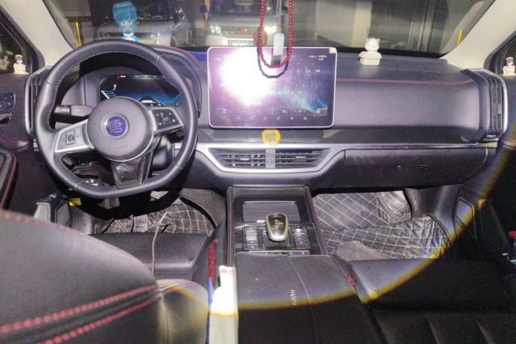 Used BYD Tang New Energy 2019 DM 2.0T All-Wheel Drive Connected Innovation Edition 7 Seats China VI Standard Center Console