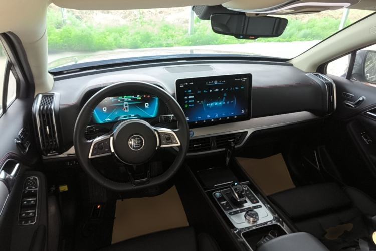 Used BYD Tang New Energy 2019 EV600D Four-Wheel Drive Smart Connect Genesis Edition Center Console