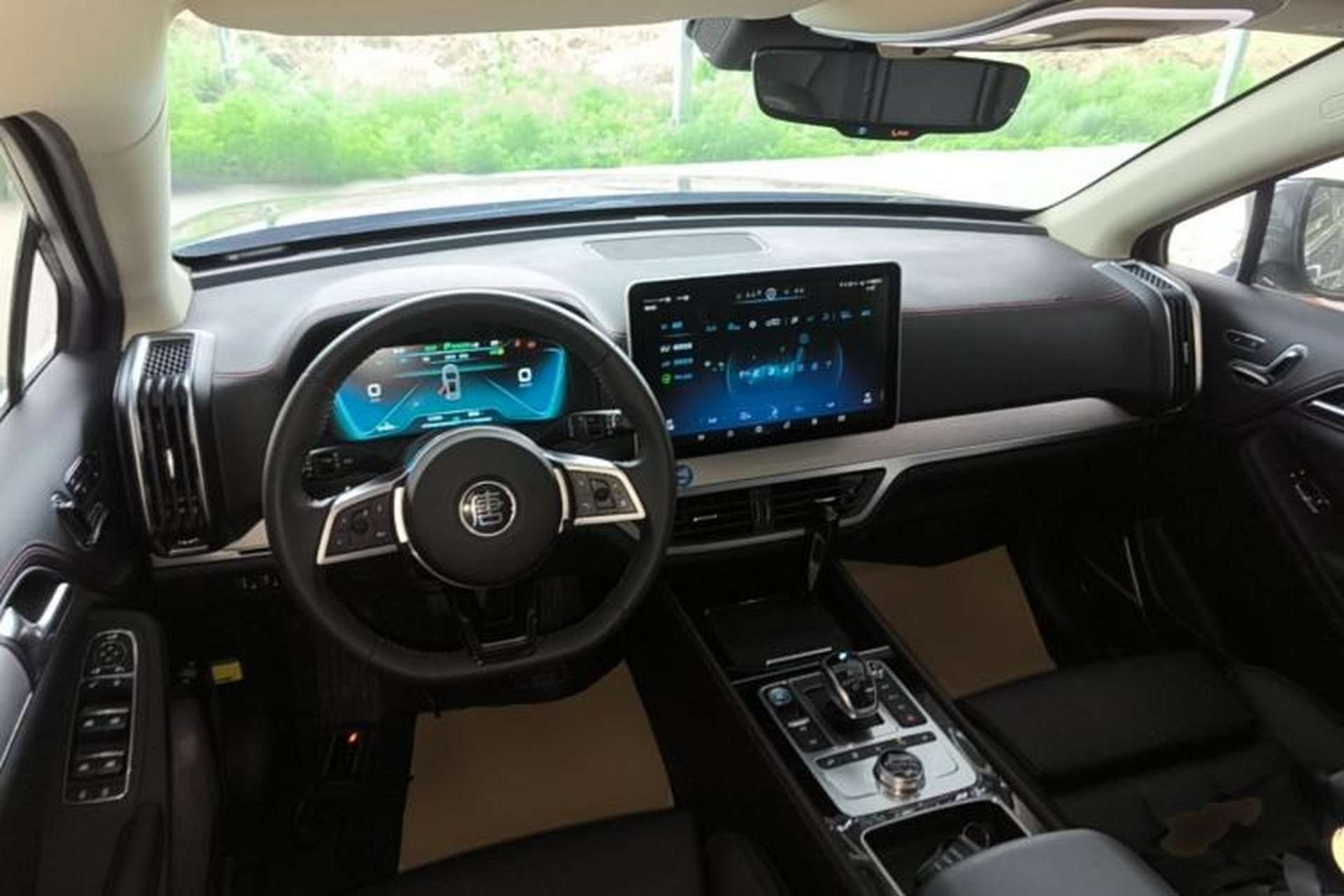 Used BYD Tang New Energy 2019 EV600D Four-Wheel Drive Smart Connect Genesis Edition Center Console