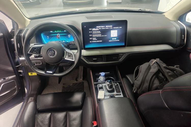 Used BYD Tang New Energy 2019 DM 2.0T All-Wheel Drive Connected Innovation Edition 7 Seats China VI Standard Center Console