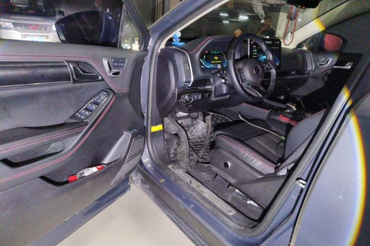 Used BYD Tang New Energy 2019 DM 2.0T All-Wheel Drive Connected Innovation Edition 7 Seats China VI Standard Driver Seat