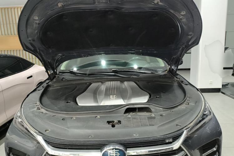 Used BYD Tang New Energy 2019 DM 2.0T All-Wheel Drive Connected Leading Model 7 Seats China VI Standard Engine Bay