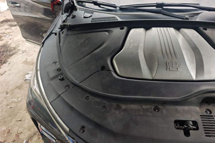 Used BYD Tang New Energy 2019 DM 2.0T All-Wheel Drive Connected Leading Model 7 Seats China VI Standard Engine Bay Right