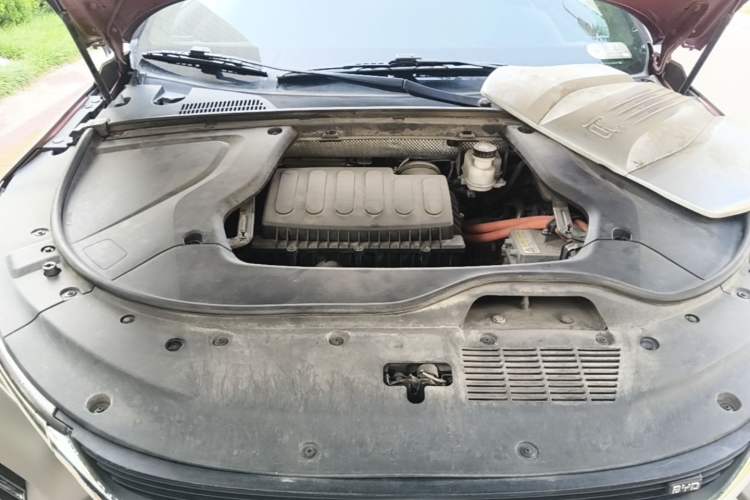 Used BYD Tang New Energy 2019 DM 2.0T All-Wheel Drive Connected Leading Model 7 Seats China VI Standard Engine Bay