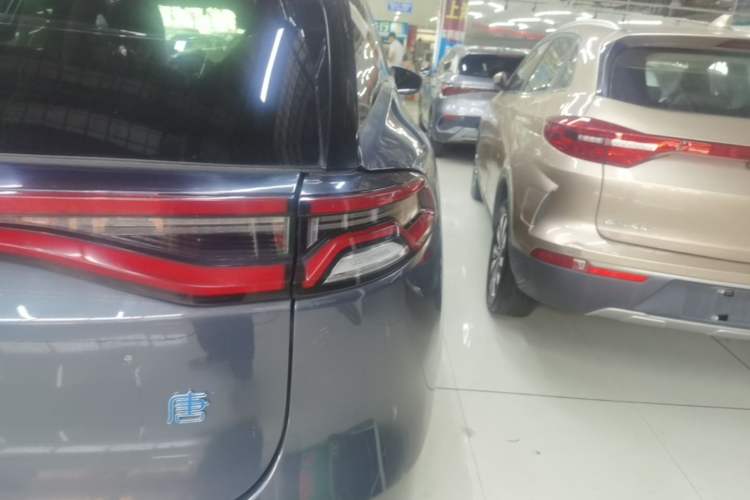 Used BYD Tang New Energy 2019 EV600 Two-Wheel Drive Smart Connectivity Deluxe Model Exterior 3