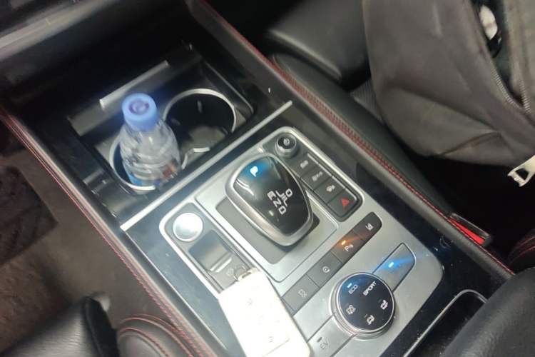 Used BYD Tang New Energy 2019 DM 2.0T All-Wheel Drive Connected Innovation Edition 7 Seats China VI Standard Gear Lever