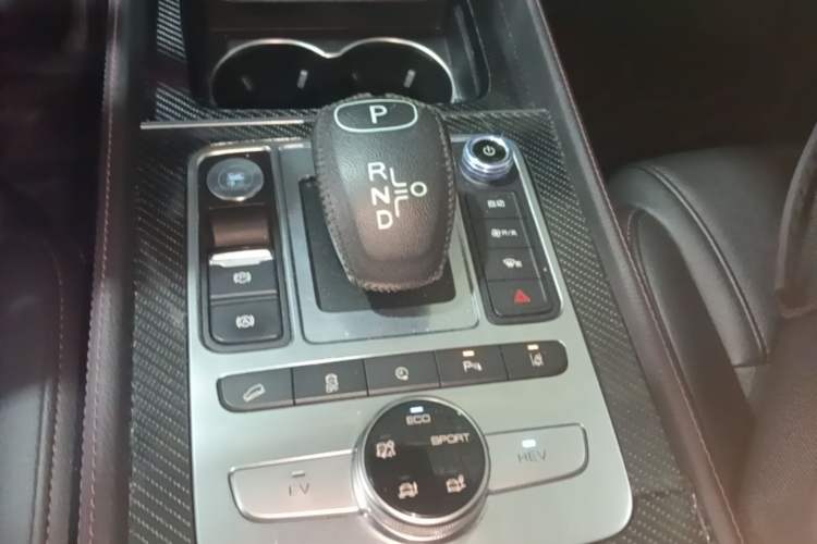 Used BYD Tang New Energy 2019 DM 2.0T All-Wheel Drive Smart Connect & Enjoyment Model 6 Seats China VI Standard Gear Lever