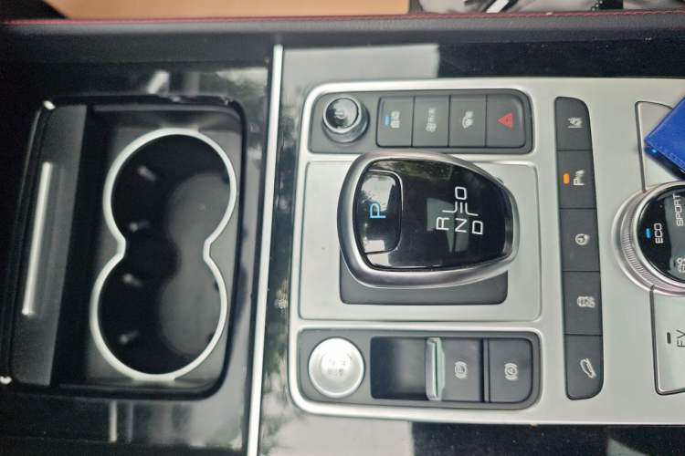 Used BYD Tang New Energy 2019 DM 2.0T All-Wheel Drive Connected Leading Model 7 Seats China VI Standard Gear Lever