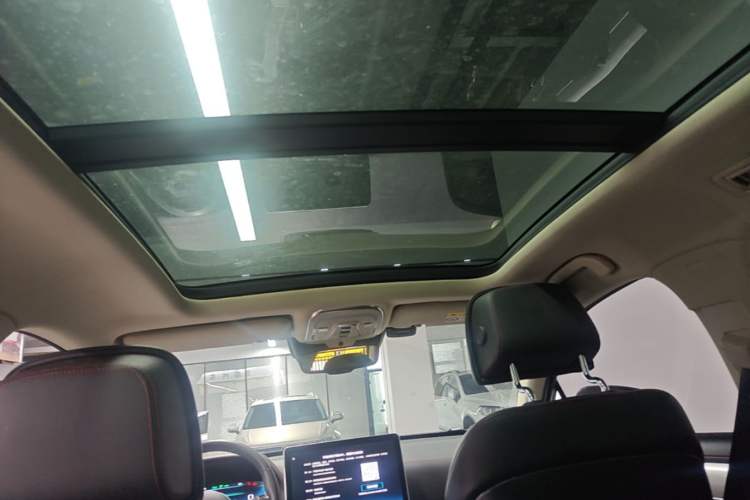 Used BYD Tang New Energy 2019 DM 2.0T All-Wheel Drive Connected Innovation Edition 7 Seats China VI Standard Headliner