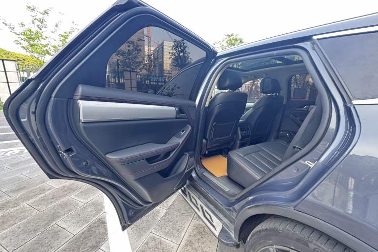 Used BYD Tang New Energy 2019 DM 2.0T All-Wheel Drive Connected Leading Model 7 Seats China VI Standard Interior 11