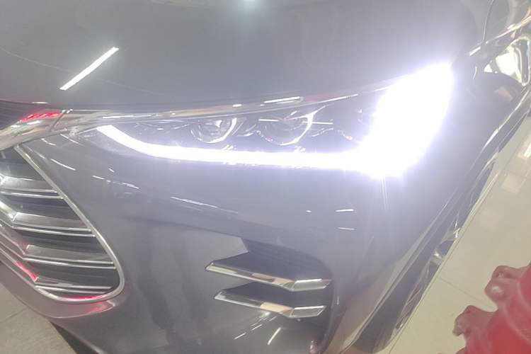 Used BYD Tang New Energy 2019 DM 2.0T All-Wheel Drive Connected Leading Model 7 Seats China VI Standard Left Front Headlight