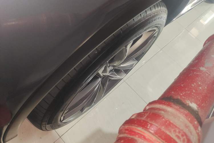 Used BYD Tang New Energy 2019 DM 2.0T All-Wheel Drive Connected Leading Model 7 Seats China VI Standard Left Front Wheel Hub