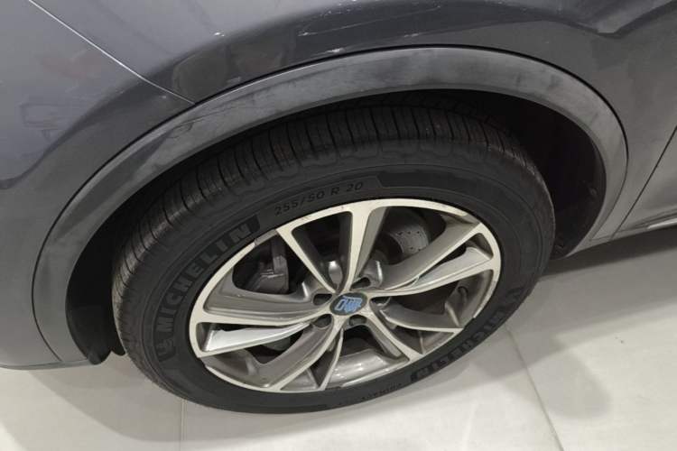 Used BYD Tang New Energy 2019 DM 2.0T All-Wheel Drive Connected Leading Model 7 Seats China VI Standard Left Front Wheel Hub