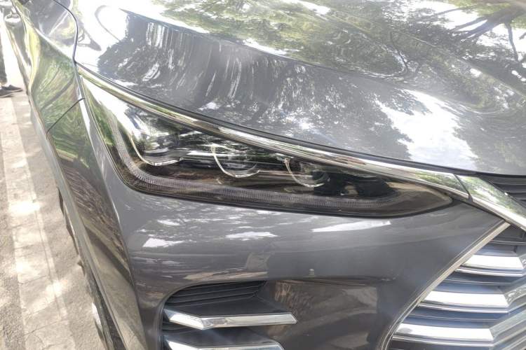 Used BYD Tang New Energy 2019 DM 2.0T All-Wheel Drive Smart Connectivity Enjoyment Model 7 Seats China VI Standard Right Front Headlight