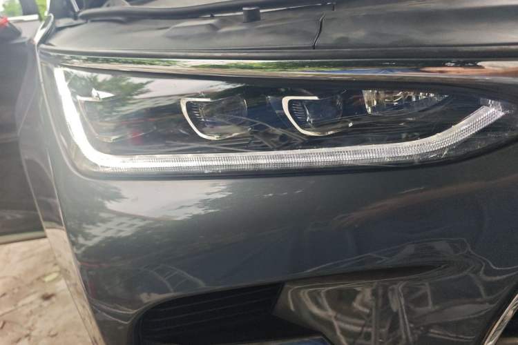 Used BYD Tang New Energy 2019 DM 2.0T All-Wheel Drive Connected Leading Model 7 Seats China VI Standard Right Front Headlight