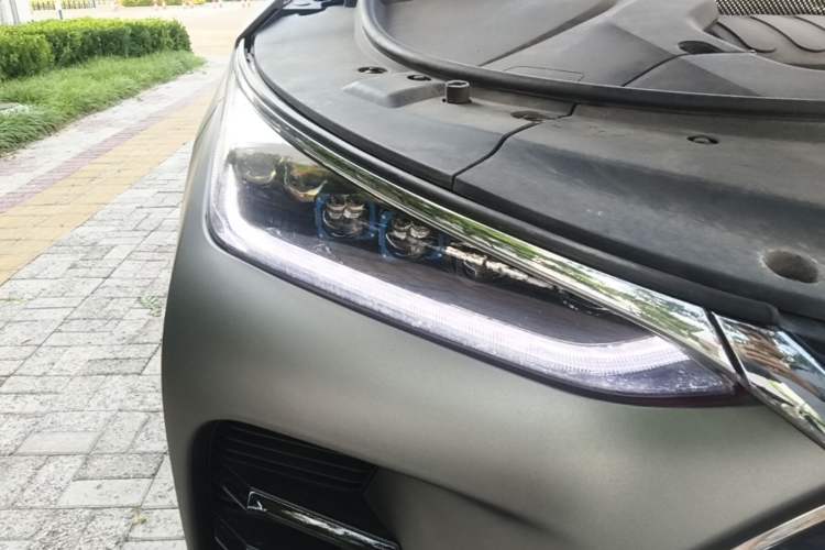 Used BYD Tang New Energy 2019 DM 2.0T All-Wheel Drive Connected Leading Model 7 Seats China VI Standard Right Front Headlight