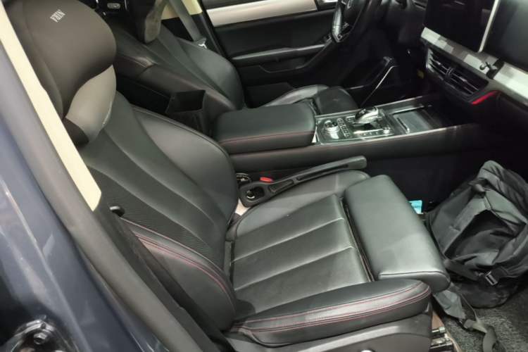 Used BYD Tang New Energy 2019 DM 2.0T All-Wheel Drive Connected Leading Model 7 Seats China VI Standard Right Front Seat