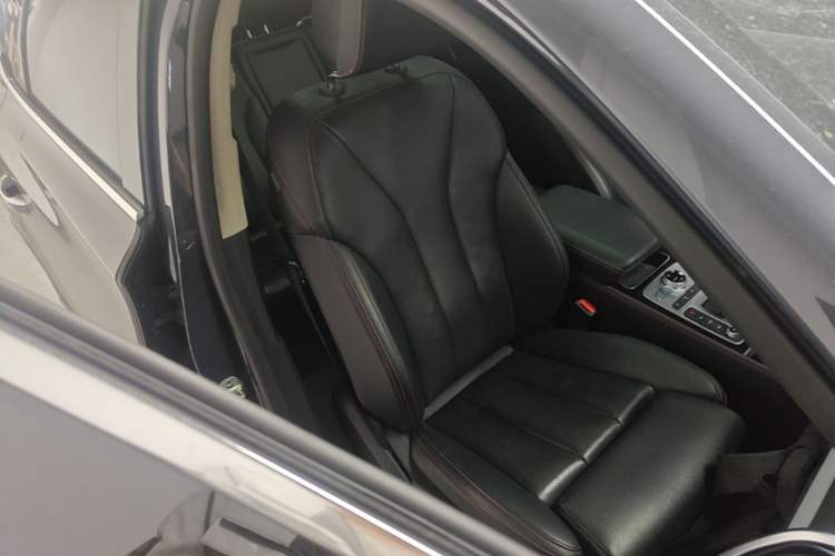 Used BYD Tang New Energy 2019 DM 2.0T All-Wheel Drive Connected Innovation Edition 7 Seats China VI Standard Right Front Seat