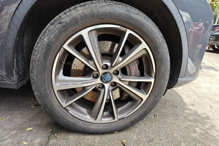 Used BYD Tang New Energy 2019 DM 2.0T All-Wheel Drive Smart Connectivity Enjoyment Model 7 Seats China VI Standard Right Front Wheel Hub
