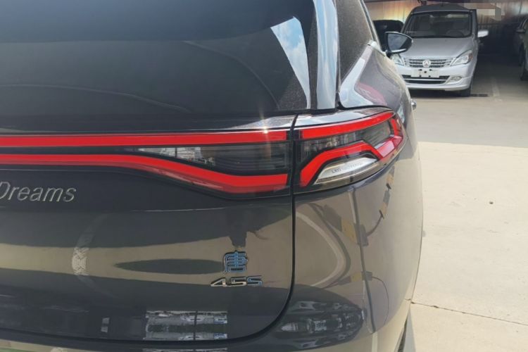 Used BYD Tang New Energy 2019 DM 2.0T All-Wheel Drive Smart Connectivity Enjoyment Model 7 Seats China VI Standard Right Rear Taillight