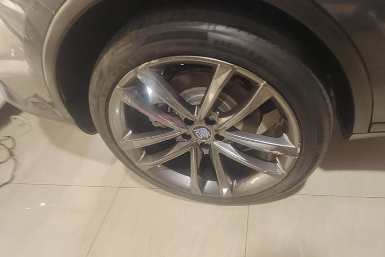 Used BYD Tang New Energy 2019 DM 2.0T All-Wheel Drive Connected Leading Model 7 Seats China VI Standard Right Rear Wheel Hub