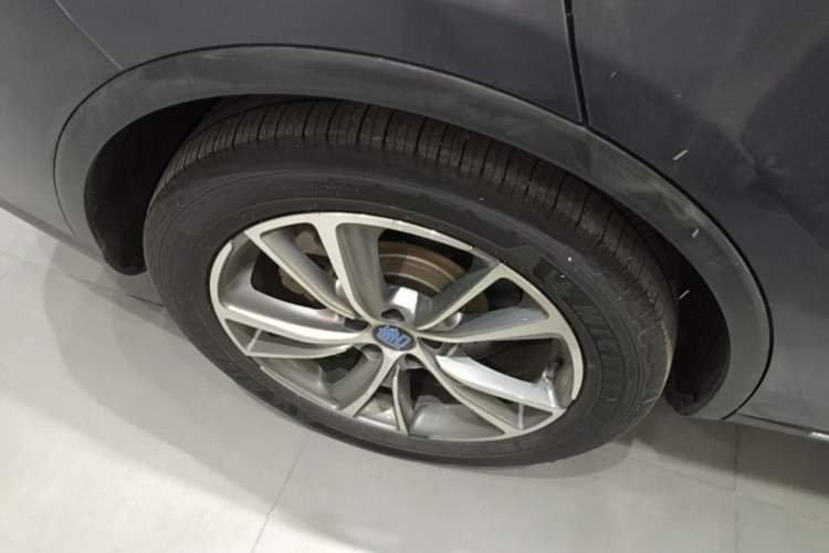 Used BYD Tang New Energy 2019 DM 2.0T All-Wheel Drive Connected Leading Model 7 Seats China VI Standard Right Rear Wheel Hub