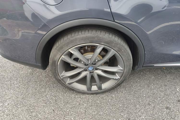 Used BYD Tang New Energy 2019 DM 2.0T All-Wheel Drive Connected Innovation Edition 7 Seats China VI Standard Right Rear Wheel Hub
