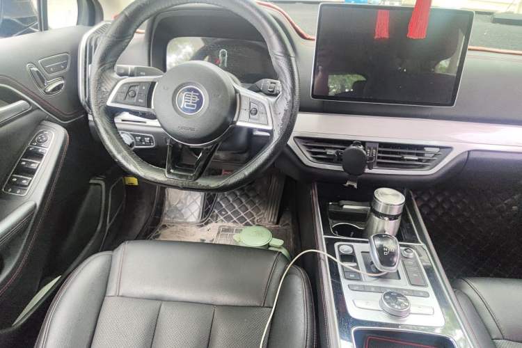 Used BYD Tang New Energy 2019 DM 2.0T All-Wheel Drive Smart Connectivity Enjoyment Model 7 Seats China VI Standard Steering Wheel