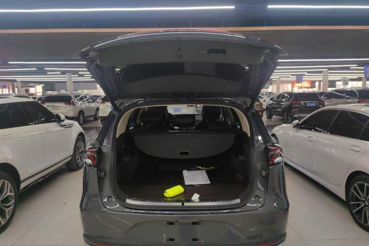 Used BYD Tang New Energy 2019 EV600D Four-Wheel Drive Smart Connect Genesis Edition Trunk
