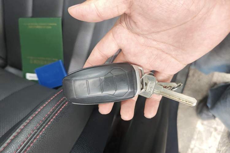 Used BYD Tang New Energy 2019 DM 2.0T All-Wheel Drive Smart Connectivity Enjoyment Model 7 Seats China VI Standard Vehicle Key