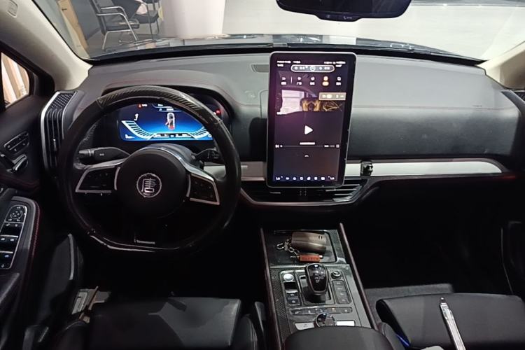 Used BYD Tang New Energy 2019 DM 2.0T All-Wheel Drive Connected Innovation Edition 7 Seats China VI Standard Center Console