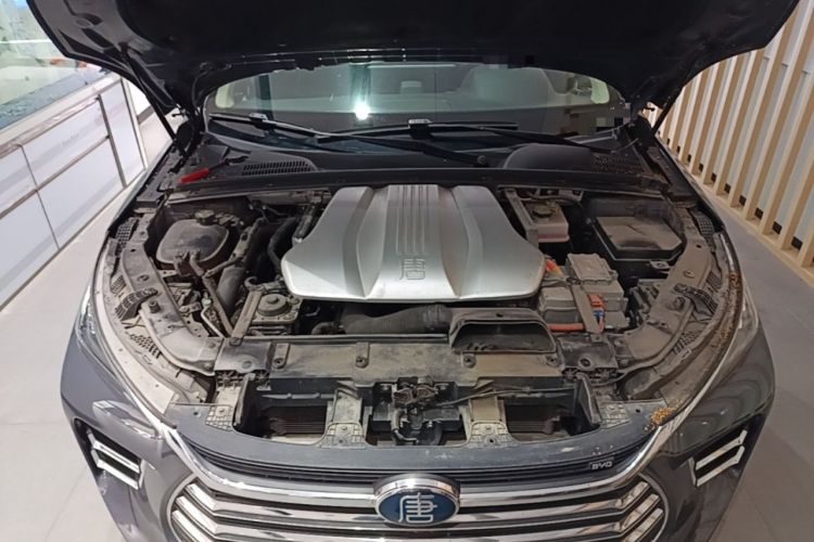 Used BYD Tang New Energy 2019 DM 2.0T All-Wheel Drive Connected Innovation Edition 7 Seats China VI Standard Engine Bay