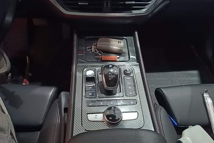 Used BYD Tang New Energy 2019 DM 2.0T All-Wheel Drive Connected Innovation Edition 7 Seats China VI Standard Gear Lever