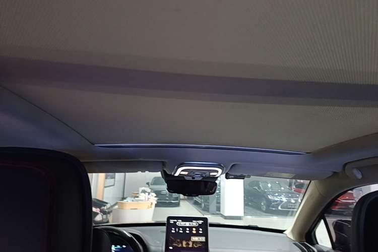 Used BYD Tang New Energy 2019 DM 2.0T All-Wheel Drive Connected Innovation Edition 7 Seats China VI Standard Headliner