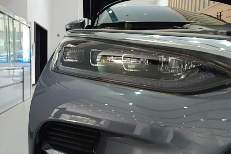 Used BYD Tang New Energy 2019 DM 2.0T All-Wheel Drive Connected Innovation Edition 7 Seats China VI Standard Right Front Headlight