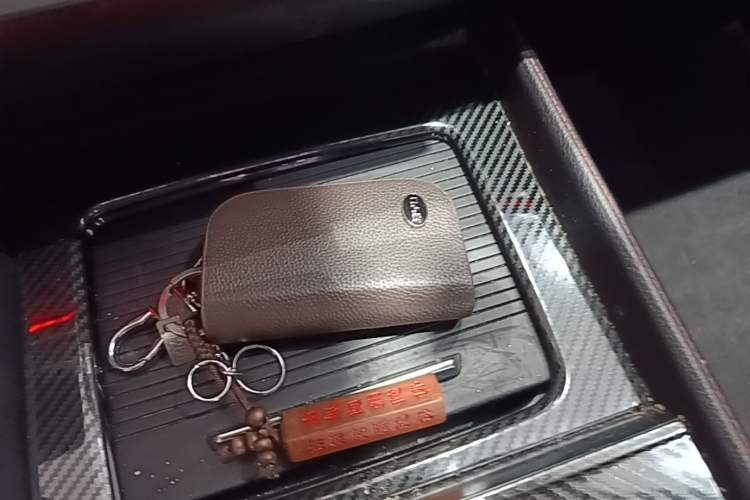 Used BYD Tang New Energy 2019 DM 2.0T All-Wheel Drive Connected Innovation Edition 7 Seats China VI Standard Vehicle Key