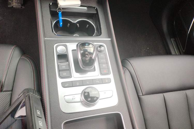 Used BYD Tang New Energy 2019 DM 2.0T All-Wheel Drive Smart Connectivity Enjoyment Model 7 Seats China VI Standard Gear Lever