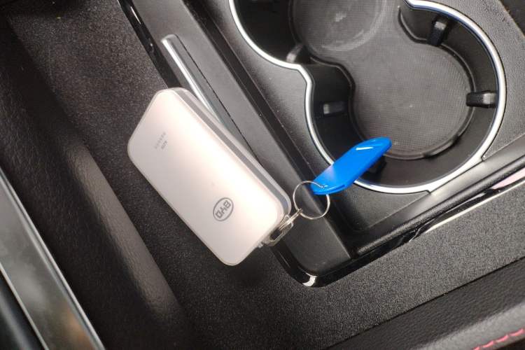 Used BYD Tang New Energy 2019 DM 2.0T All-Wheel Drive Smart Connectivity Enjoyment Model 7 Seats China VI Standard Vehicle Key