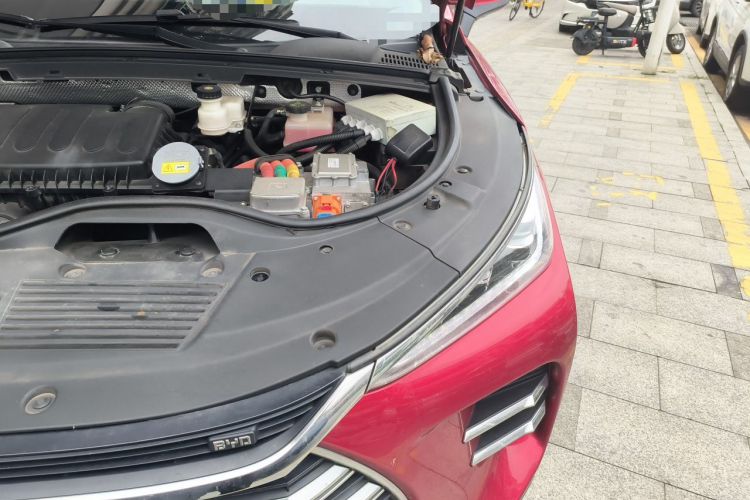 Used BYD Tang New Energy 2019 DM 2.0T All-Wheel Drive Smart Connectivity Enjoyment Model 7 Seats China VI Standard Engine Bay Left