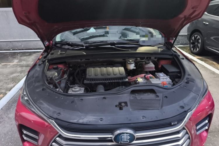 Used BYD Tang New Energy 2019 DM 2.0T All-Wheel Drive Smart Connectivity Enjoyment Model 7 Seats China VI Standard Engine Bay