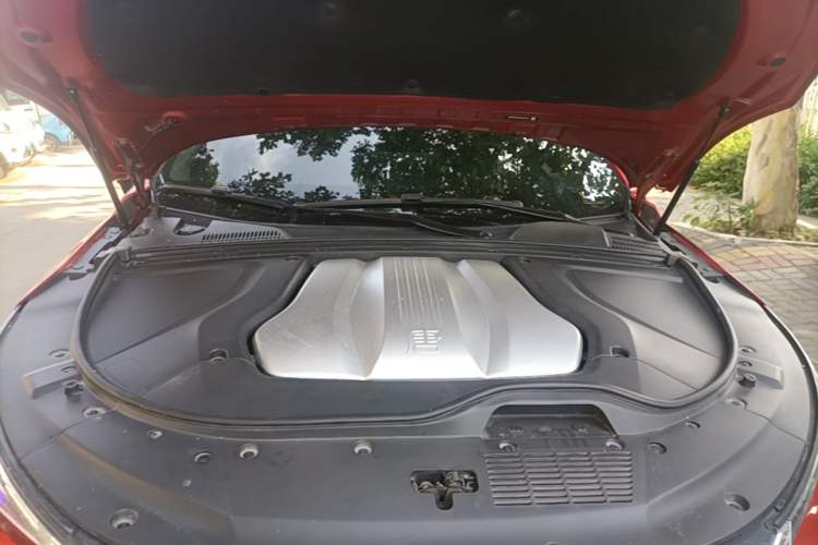 Used BYD Tang New Energy 2019 EV600D Four-Wheel Drive Smart Connectivity Leading Model Engine Bay