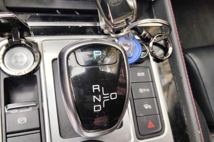 Used BYD Tang New Energy 2019 EV600D Four-Wheel Drive Smart Connectivity Leading Model Gear Lever