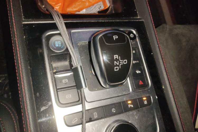 Used BYD Tang New Energy 2019 EV600D Four-Wheel Drive Smart Connectivity Leading Model Gear Lever