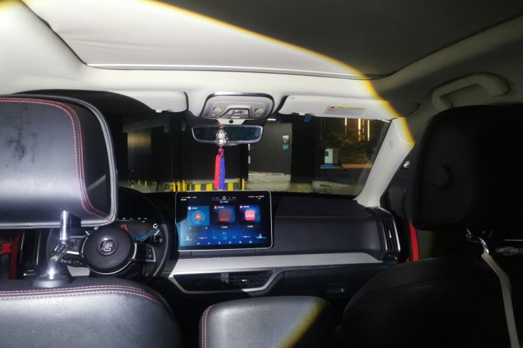 Used BYD Tang New Energy 2019 DM 2.0T All-Wheel Drive Connected Leading Model 7 Seats China VI Standard Headliner