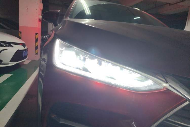 Used BYD Tang New Energy 2019 DM 2.0T All-Wheel Drive Smart Connectivity Enjoyment Model 7 Seats China VI Standard Right Front Headlight