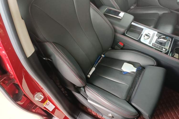 Used BYD Tang New Energy 2019 EV600D Four-Wheel Drive Smart Connectivity Leading Model Right Front Seat