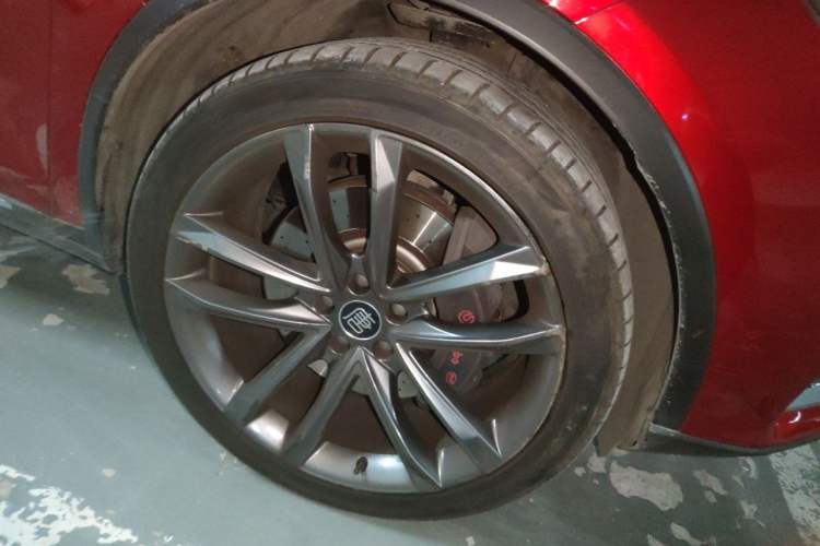Used BYD Tang New Energy 2019 EV600D Four-Wheel Drive Smart Connectivity Leading Model Right Front Wheel Hub